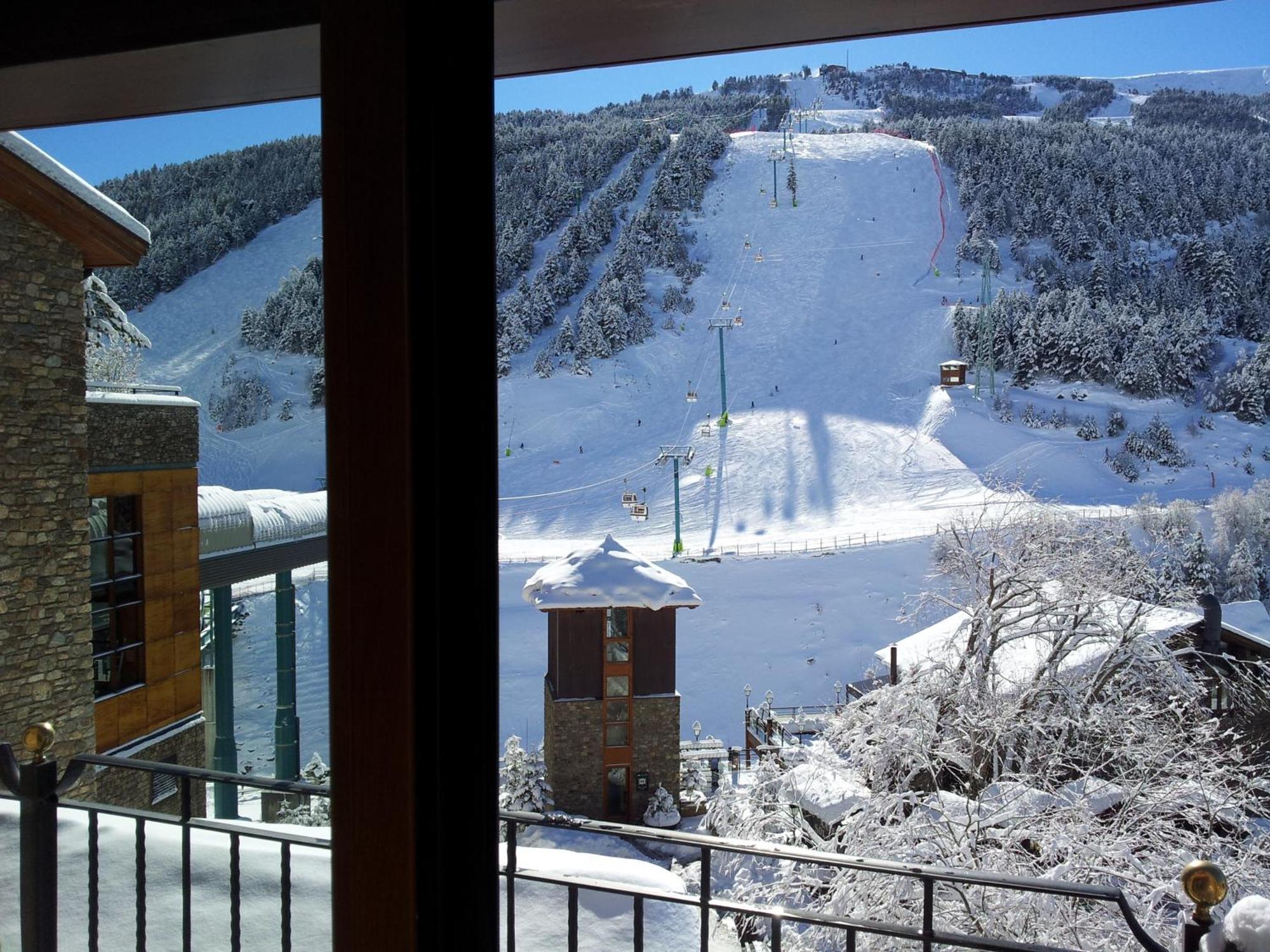 Apartaments Turistics Pirineu Soldeu Exterior photo