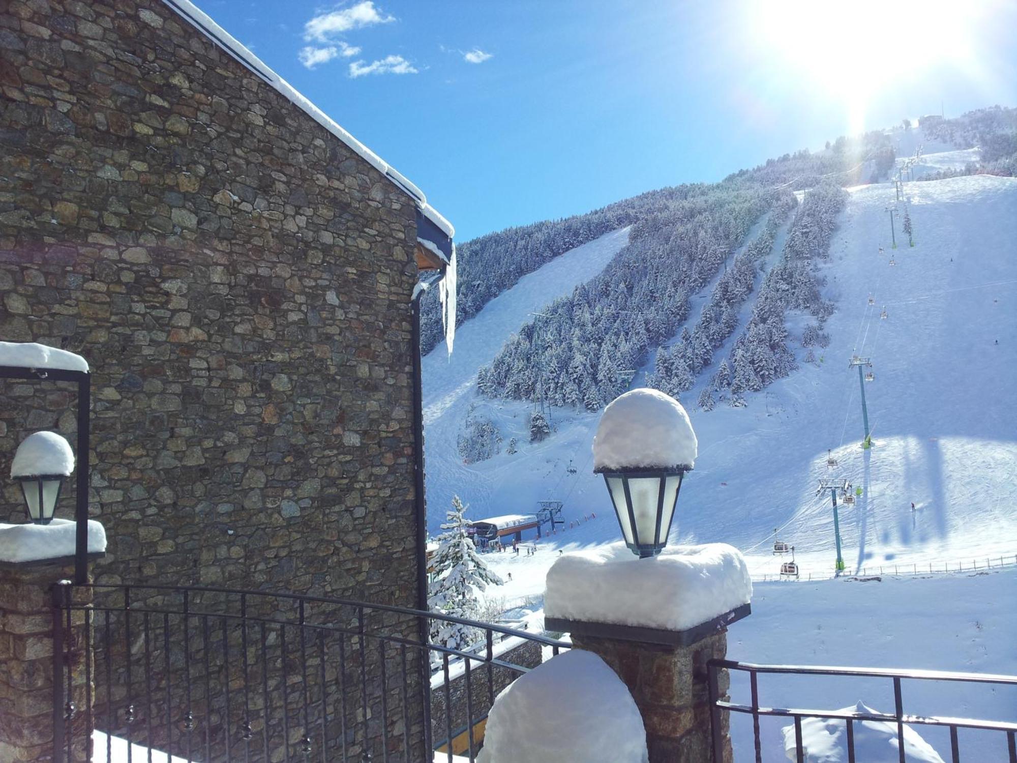 Apartaments Turistics Pirineu Soldeu Exterior photo